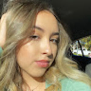 Meet your Posher, Alyssa